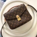 ⁦Louis Vuitton Cross Bag For Women⁩ - الصورة ⁦9⁩