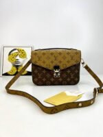 ⁦Louis Vuitton Cross Bag For Women⁩ - الصورة ⁦4⁩