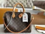 ⁦Louis Vuitton Cross Bag For Women⁩ - الصورة ⁦9⁩