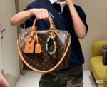 ⁦Louis Vuitton Cross Bag For Women⁩ - الصورة ⁦12⁩