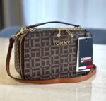⁦Tommy Hilfiger Cross Bag For Women⁩ - الصورة ⁦4⁩